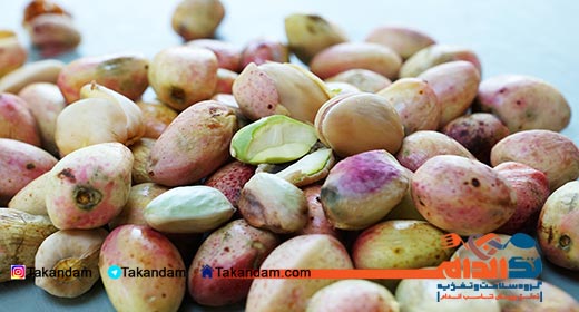 breastfeeding-bloating-pistachio