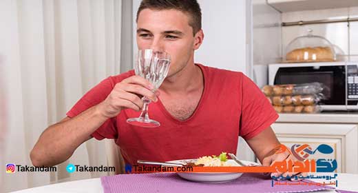 drinking-water-during-meals-2