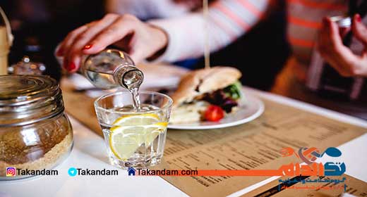 drinking-water-during-meals-3