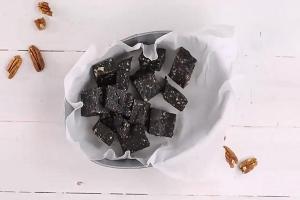 فاج شکلات و گردو