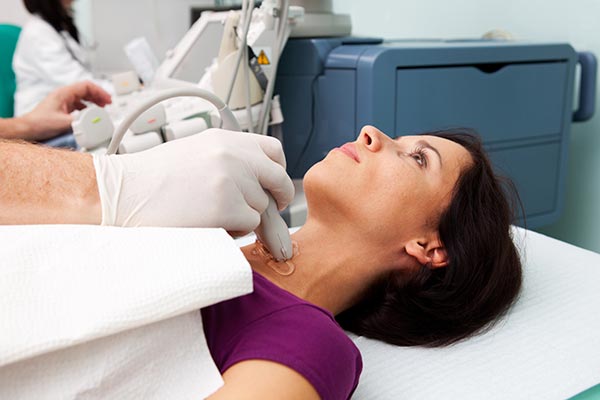 چگونه بفهمیم مشکلات تیروئیدی داریم؟